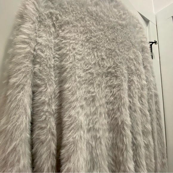 Free People Faux Fur Cardigan Silver Cloud - Picture 4 of 9